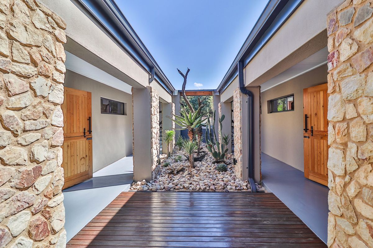 Well designed waterfront family home for sale - Photo 5