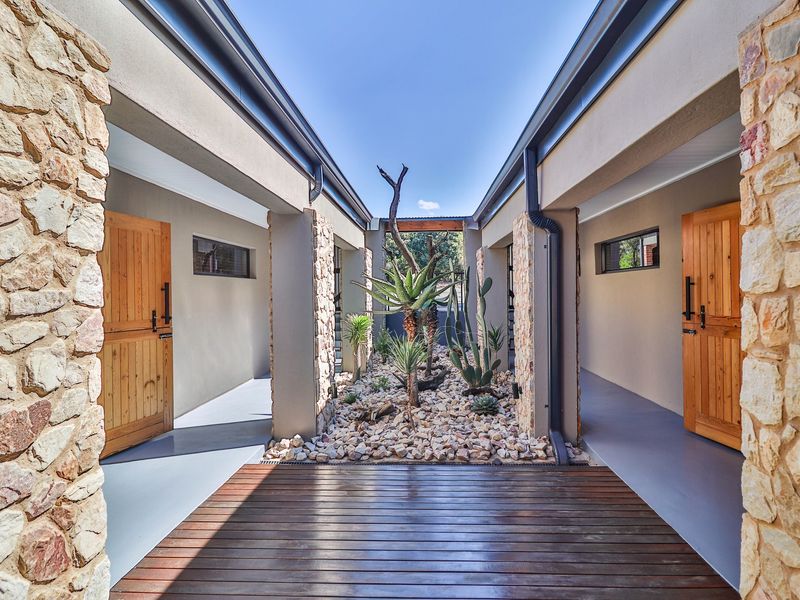 Well designed waterfront family home for sale - Photo 5