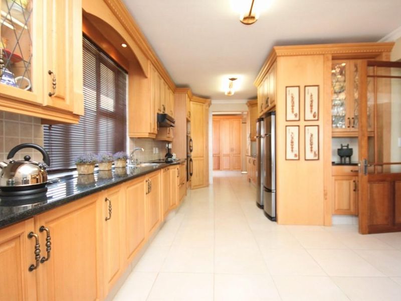 Balinese Villa in Secure Estate - Photo 6