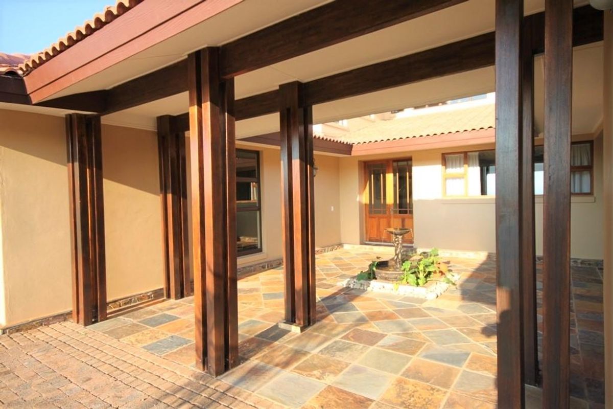 Balinese Villa in Secure Estate - Photo 5