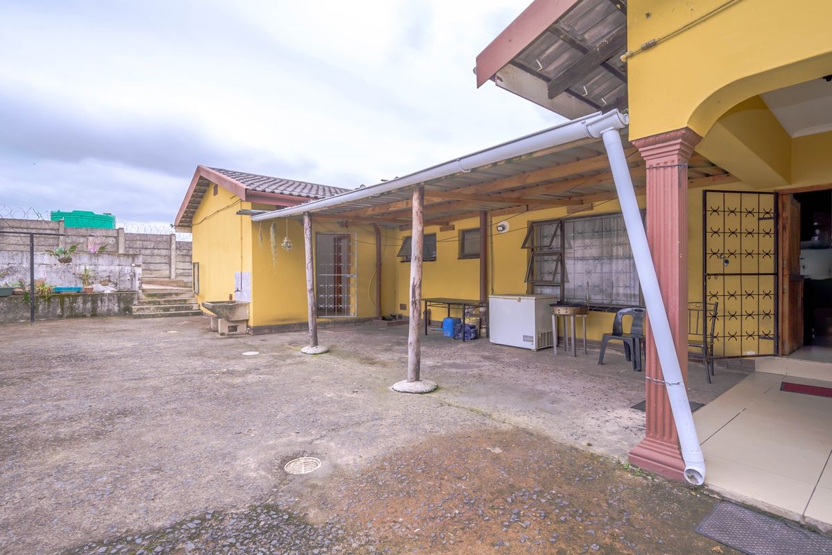 Stunning Stanger: Your Dream Property Awaits - Photo 2