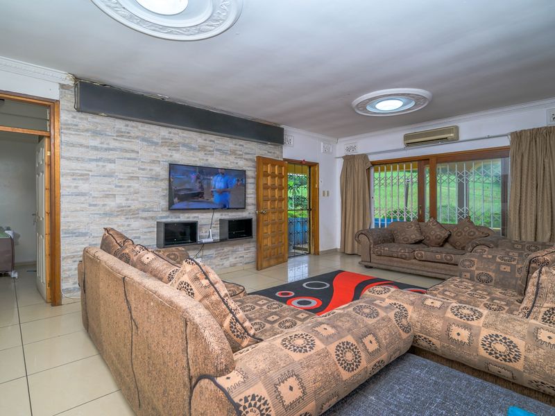 Stunning Stanger: Your Dream Property Awaits - Photo 6