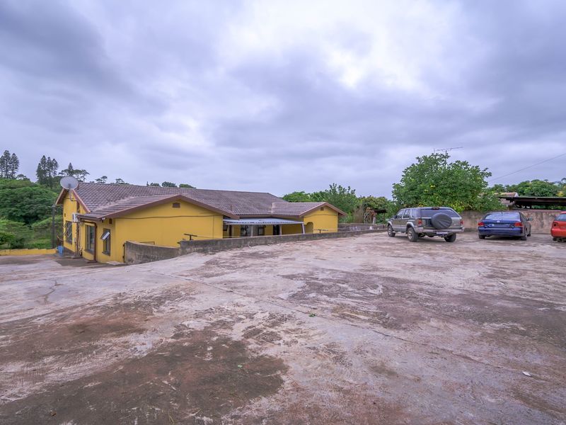 Stunning Stanger: Your Dream Property Awaits - Photo 3