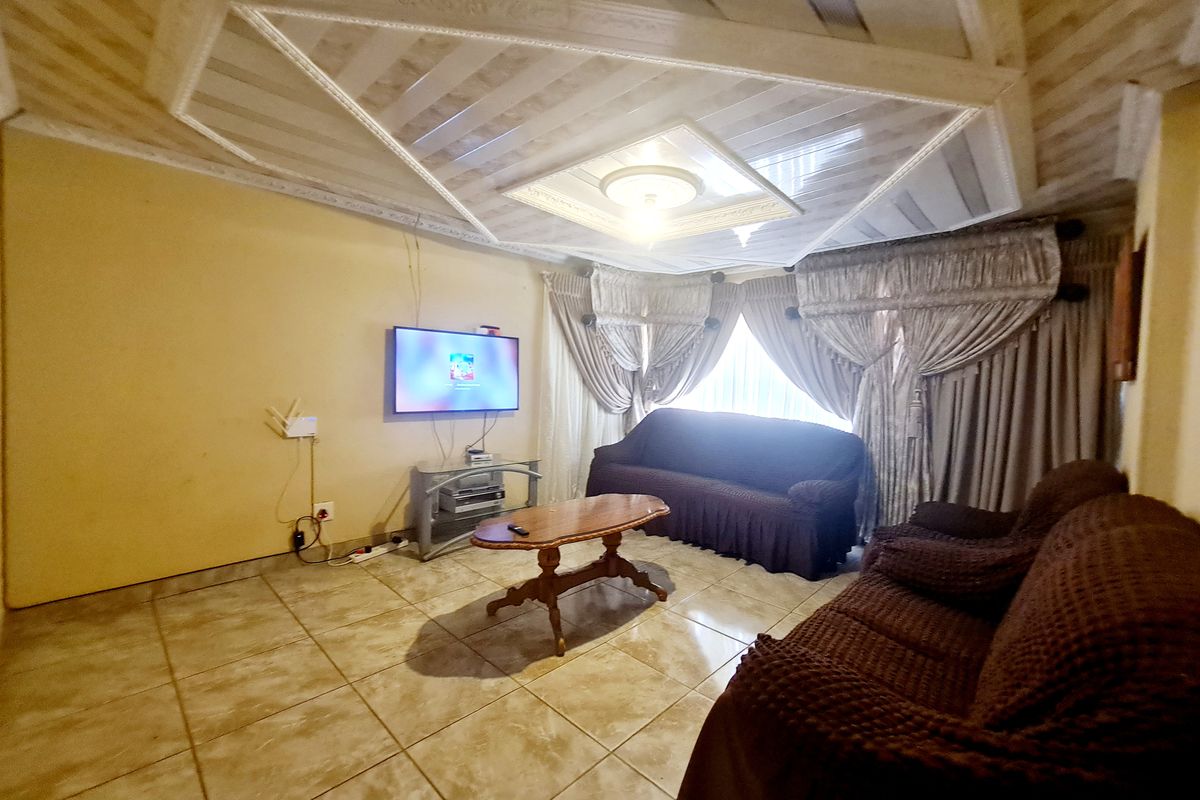 4 bedroom house for sale in Makhado Park, Louis Trichardt - Photo 4