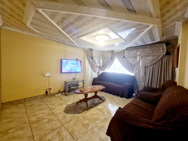 4 bedroom house for sale in Makhado Park, Louis Trichardt - Photo 4