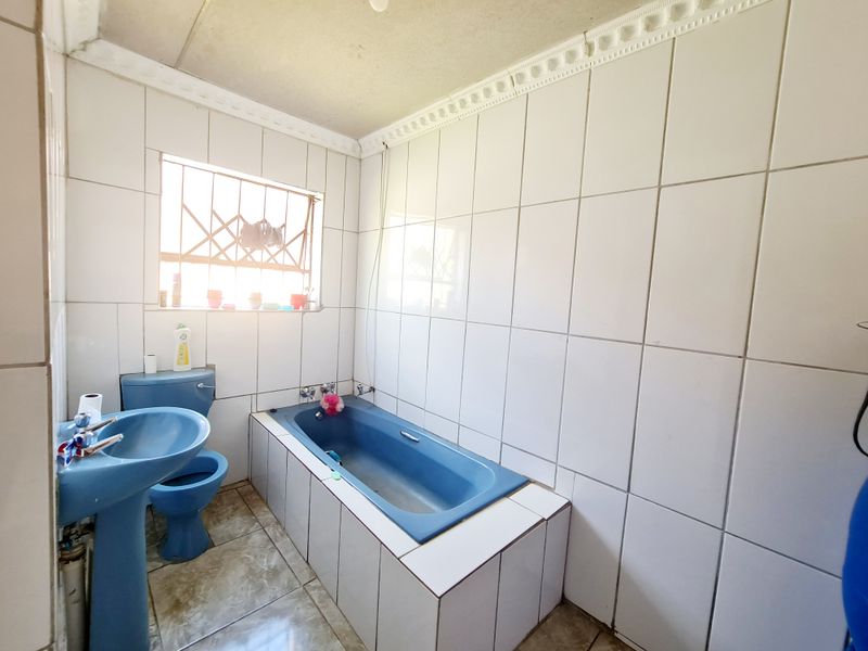 4 bedroom house for sale in Makhado Park, Louis Trichardt - Photo 6