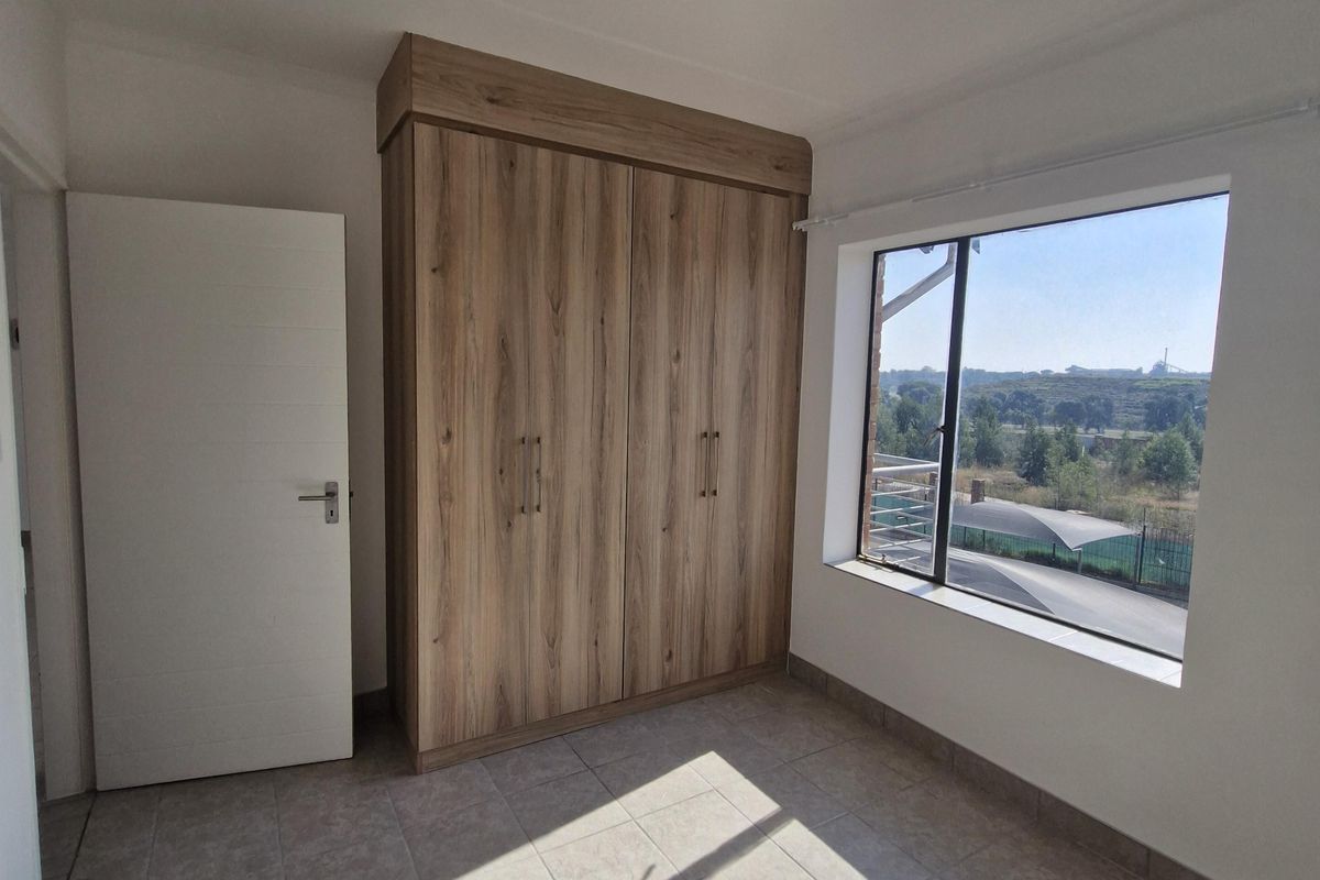 Apartment Rental Monthly In Kempton Park - Photo 2