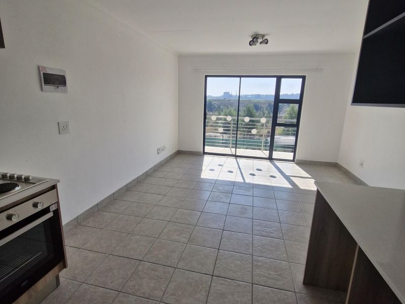 Apartment Rental Monthly In Kempton Park - Photo 3