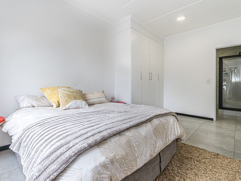 Modern Spacious 2 Bedroom 2 Bathroom Apartment - Photo 7