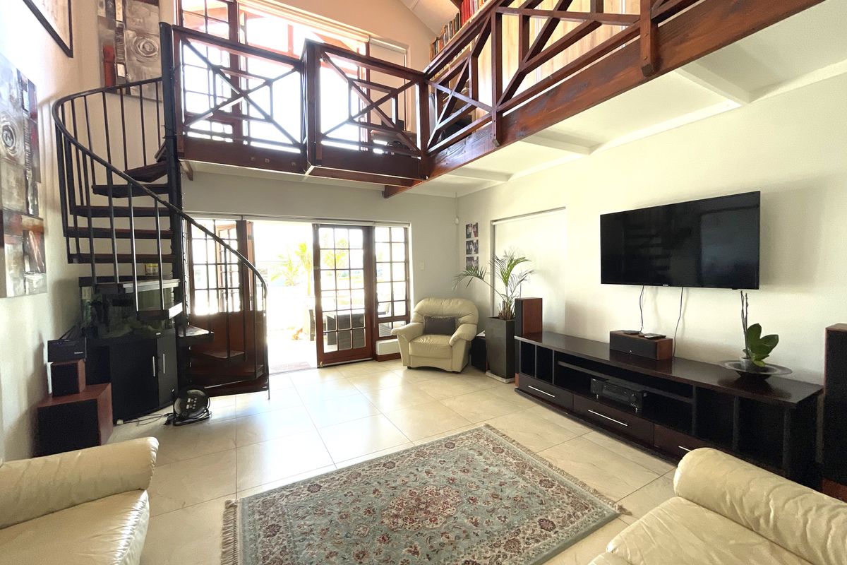 Inviting Home in Luxury and Style... - Photo 4