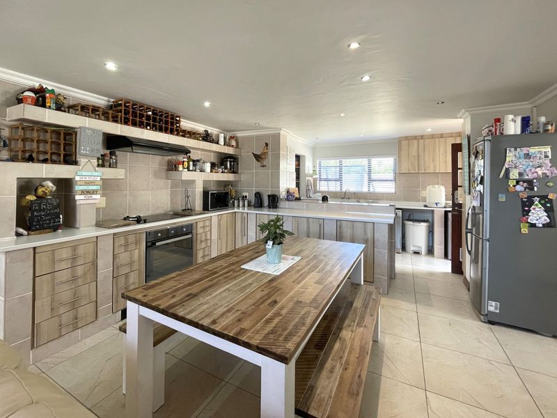 Inviting Home in Luxury and Style... - Photo 6