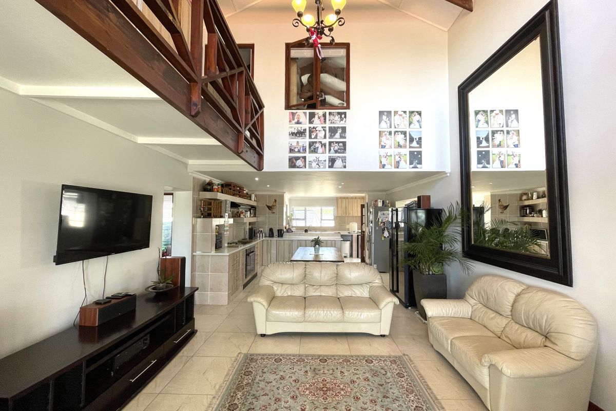 Inviting Home in Luxury and Style... - Photo 3