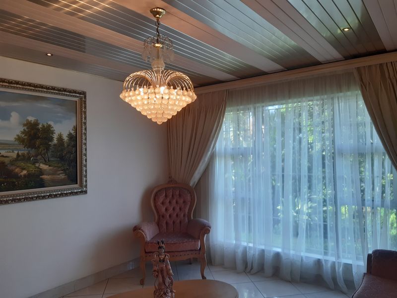 Beautiful Home, Umhlatuzana, Chatsworth - Photo 10