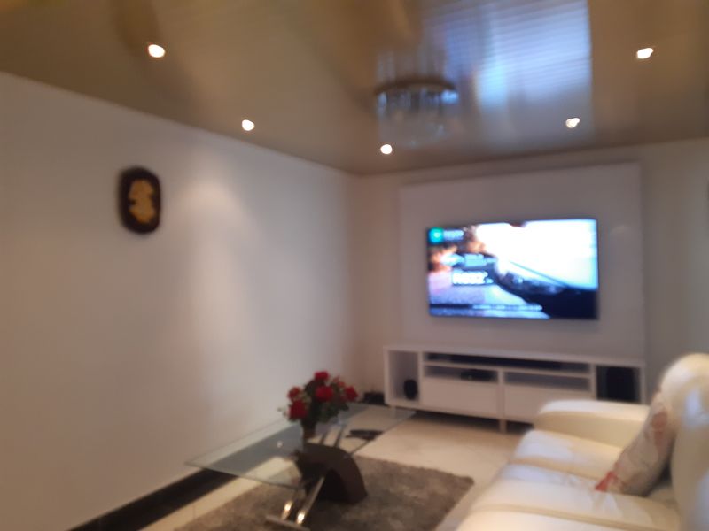 Beautiful Home, Umhlatuzana, Chatsworth - Photo 8