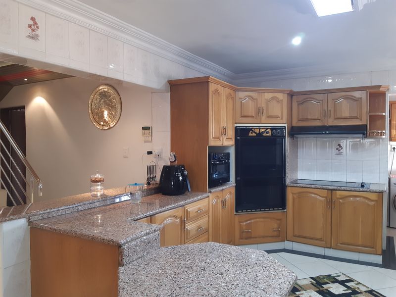 Beautiful Home, Umhlatuzana, Chatsworth - Photo 6