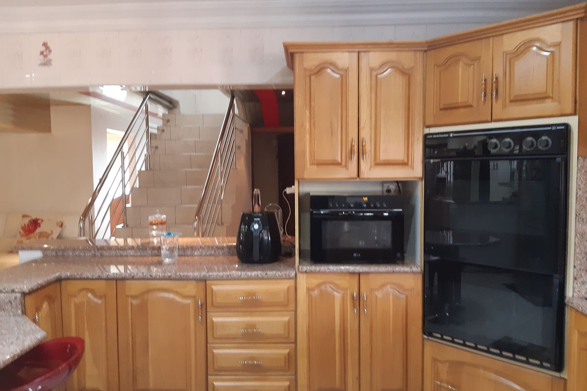 Beautiful Home, Umhlatuzana, Chatsworth - Photo 5