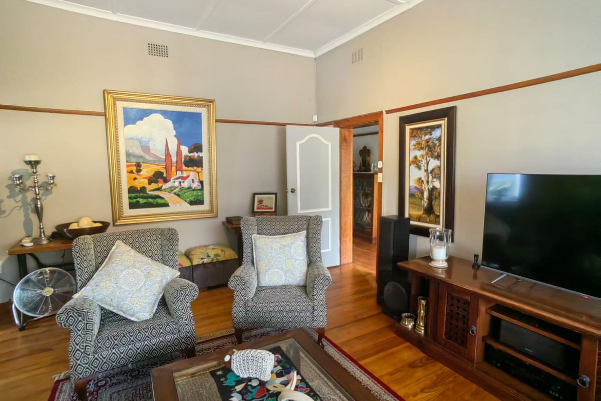 Discover this stunning 9-bedroom house in Parys, perfect for family living or a lucrative investment - Photo 5