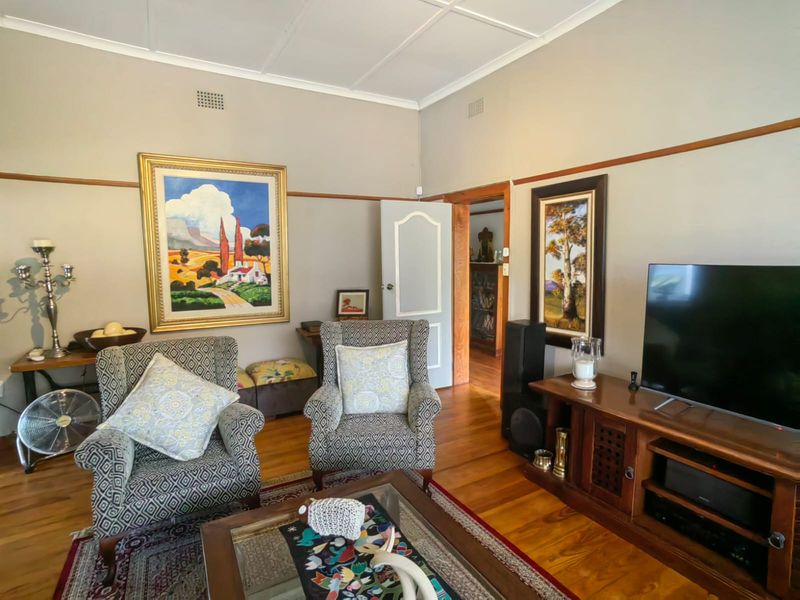 Discover this stunning 9-bedroom house in Parys, perfect for family living or a lucrative investment - Photo 5