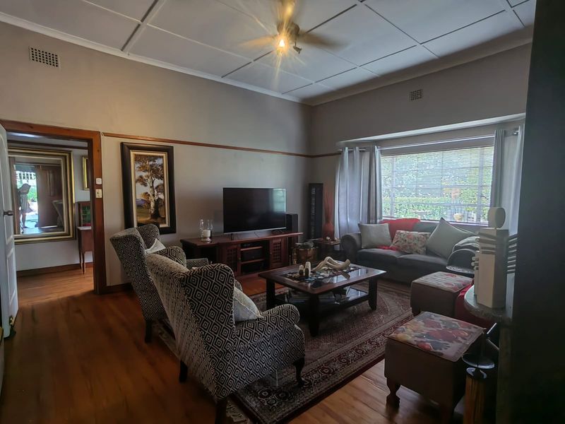 Discover this stunning 9-bedroom house in Parys, perfect for family living or a lucrative investment - Photo 6