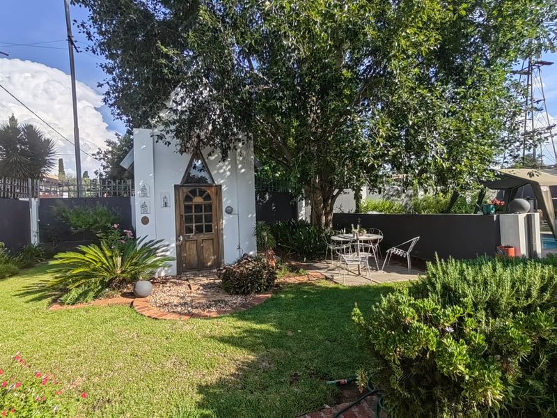 Discover this stunning 9-bedroom house in Parys, perfect for family living or a lucrative investment - Photo 4