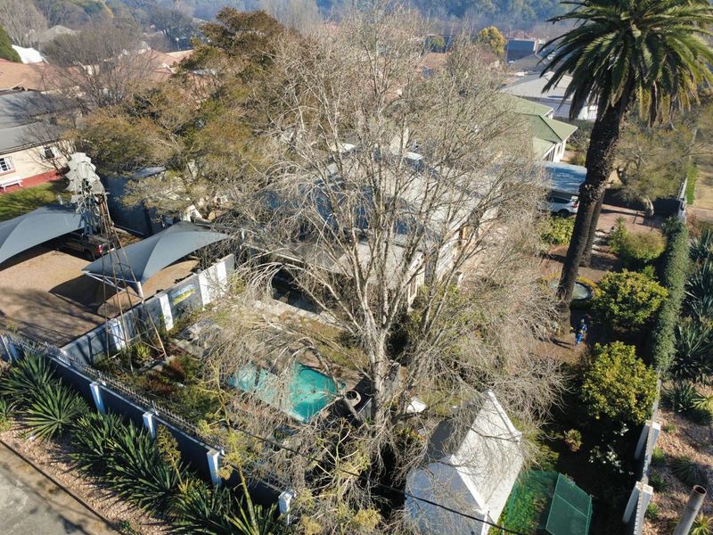 Discover this stunning 9-bedroom house in Parys, perfect for family living or a lucrative investment - Photo 3