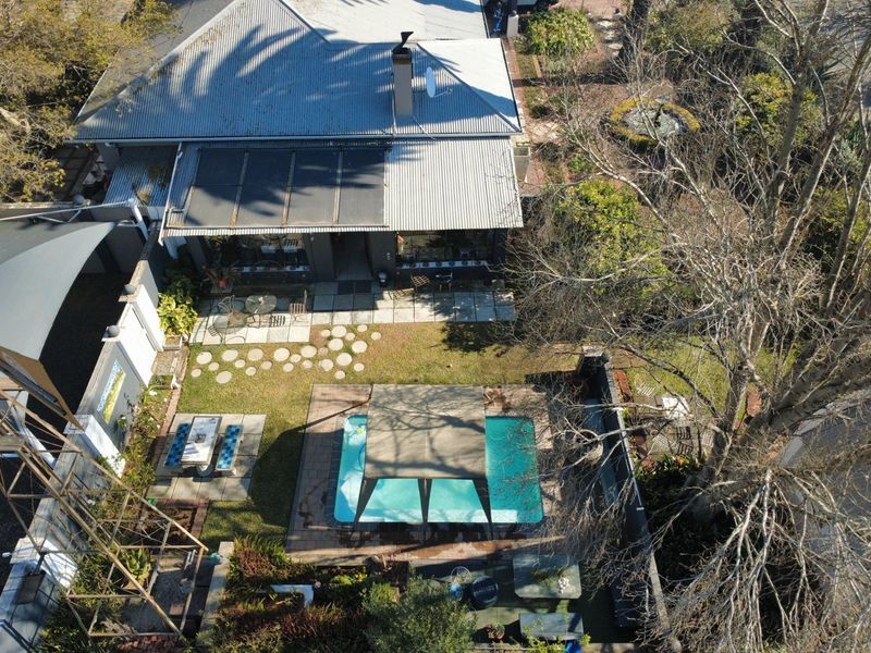 Discover this stunning 9-bedroom house in Parys, perfect for family living or a lucrative investment - Photo 2