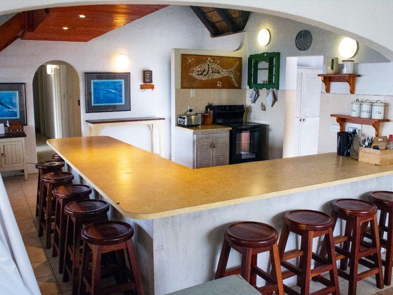 Exquisite 7-bedroom house for rent in Canals, St Francis Bay - a luxurious waterfront retreat awaits - Photo 5