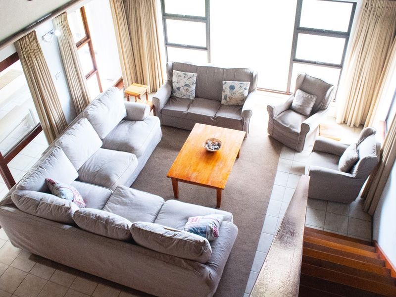 Exquisite 7-bedroom house for rent in Canals, St Francis Bay - a luxurious waterfront retreat awaits - Photo 2