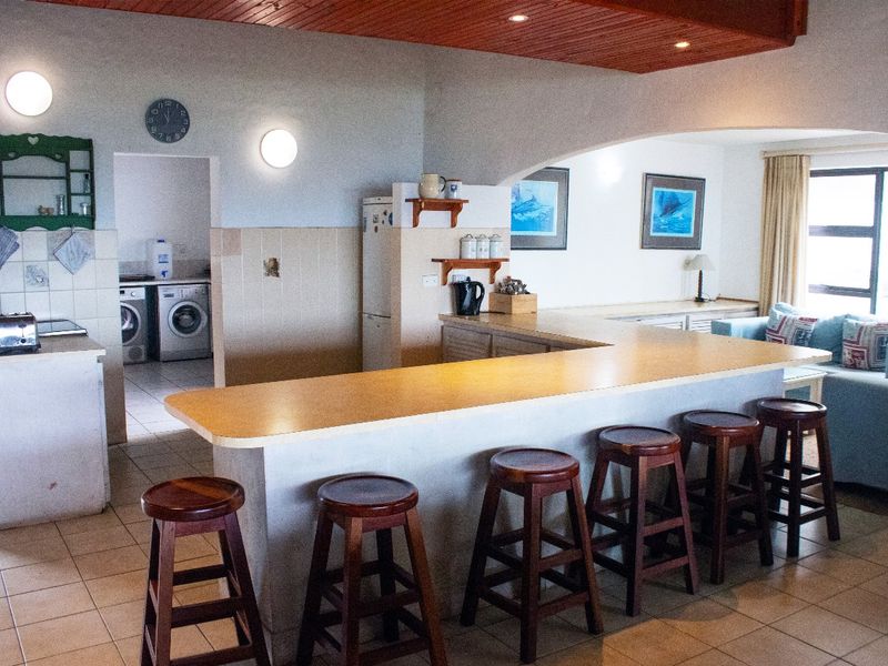 Exquisite 7-bedroom house for rent in Canals, St Francis Bay - a luxurious waterfront retreat awaits - Photo 4