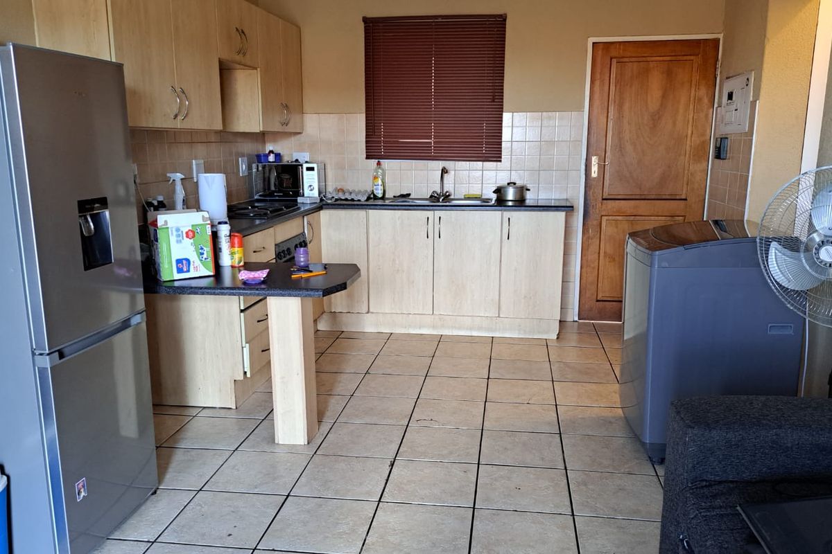 Find comfort in this two bedroom apartment! - Photo 3
