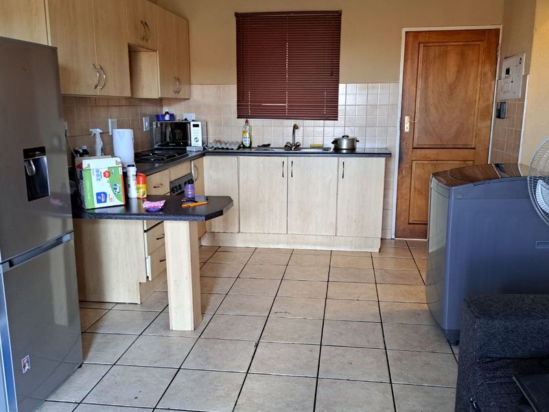 Find comfort in this two bedroom apartment! - Photo 3
