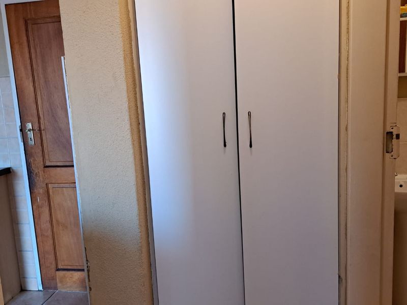Find comfort in this two bedroom apartment! - Photo 8