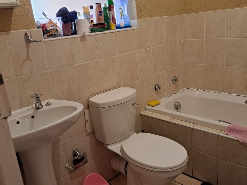 Find comfort in this two bedroom apartment! - Photo 7