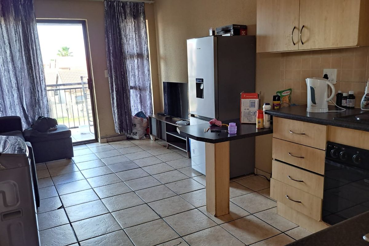 Find comfort in this two bedroom apartment! - Photo 4
