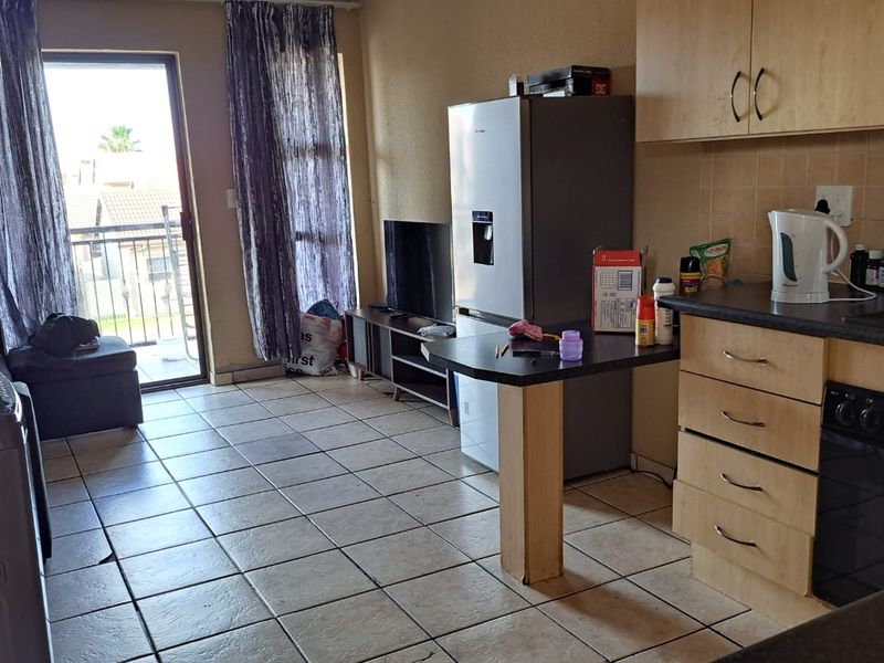 Find comfort in this two bedroom apartment! - Photo 4