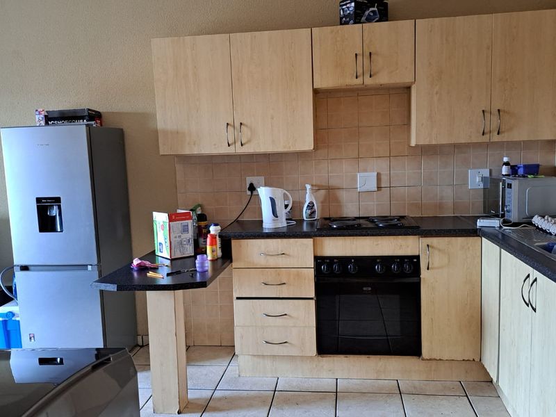 Find comfort in this two bedroom apartment! - Photo 2