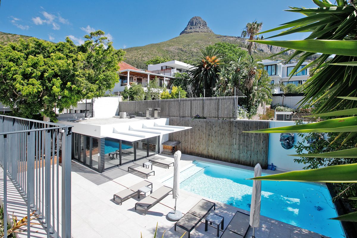 FULLY FURNISHED - MODERN FAMILY HOME IN SOUGHT AFTER FRESNAYE - Photo 3