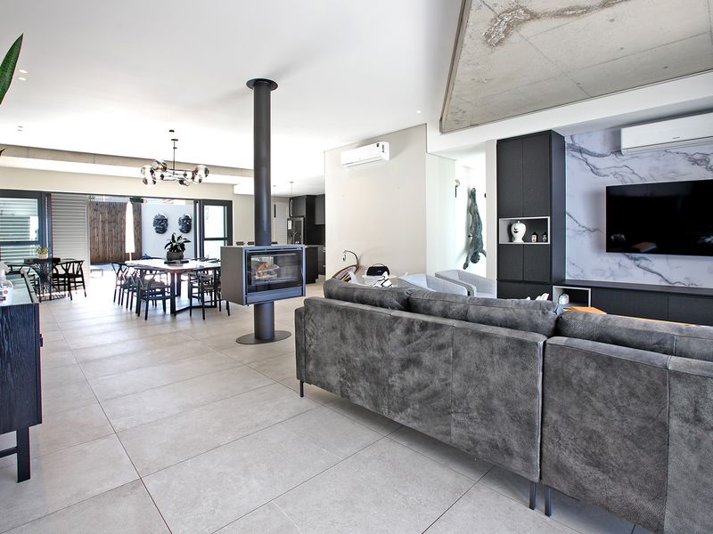 FULLY FURNISHED - MODERN FAMILY HOME IN SOUGHT AFTER FRESNAYE - Photo 8