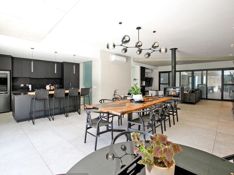FULLY FURNISHED - MODERN FAMILY HOME IN SOUGHT AFTER FRESNAYE - Photo 7