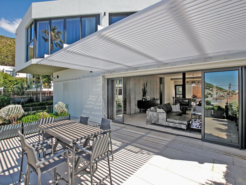 FULLY FURNISHED - MODERN FAMILY HOME IN SOUGHT AFTER FRESNAYE - Photo 2
