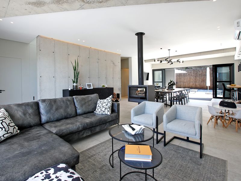 FULLY FURNISHED - MODERN FAMILY HOME IN SOUGHT AFTER FRESNAYE - Photo 6