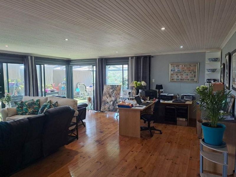 Serenity and Panoramic Elegance - Photo 7