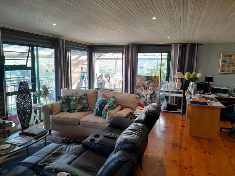 Serenity and Panoramic Elegance - Photo 6