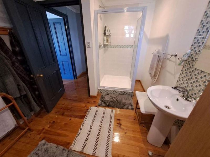 Serenity and Panoramic Elegance - Photo 9