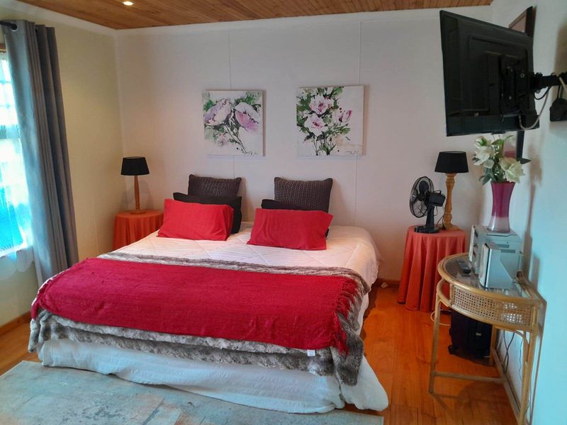 Serenity and Panoramic Elegance - Photo 8