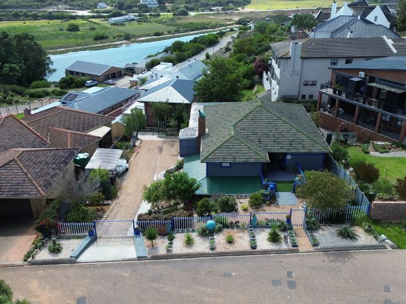 Serenity and Panoramic Elegance - Photo 2