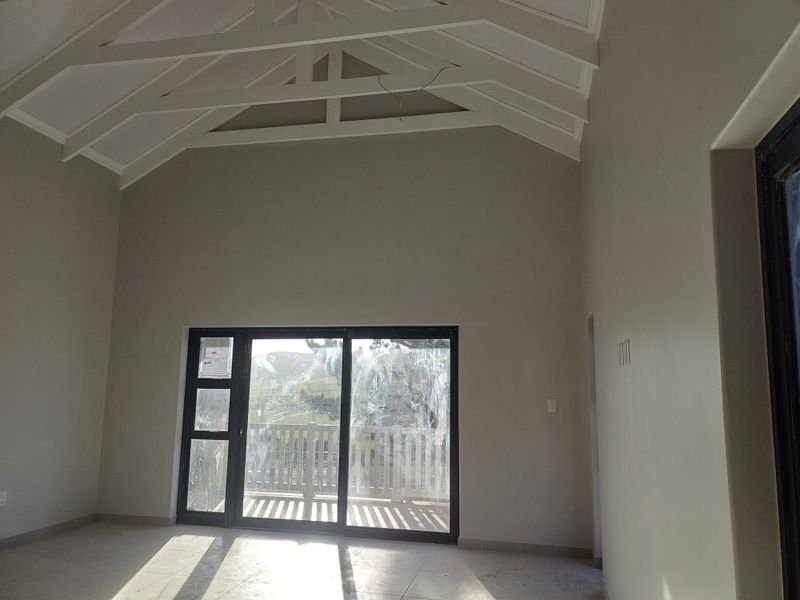 Modern family home - Photo 4