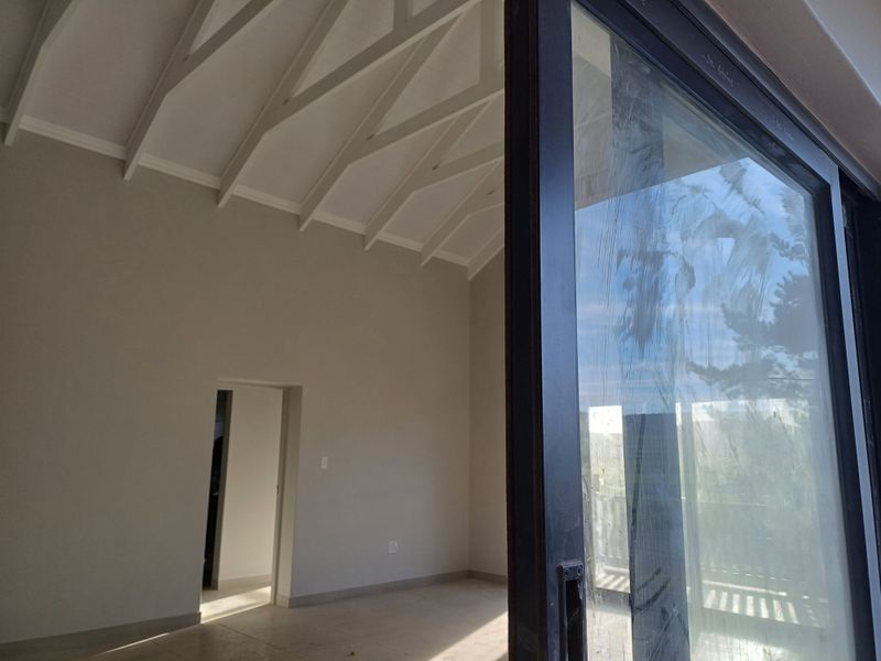 Modern family home - Photo 3