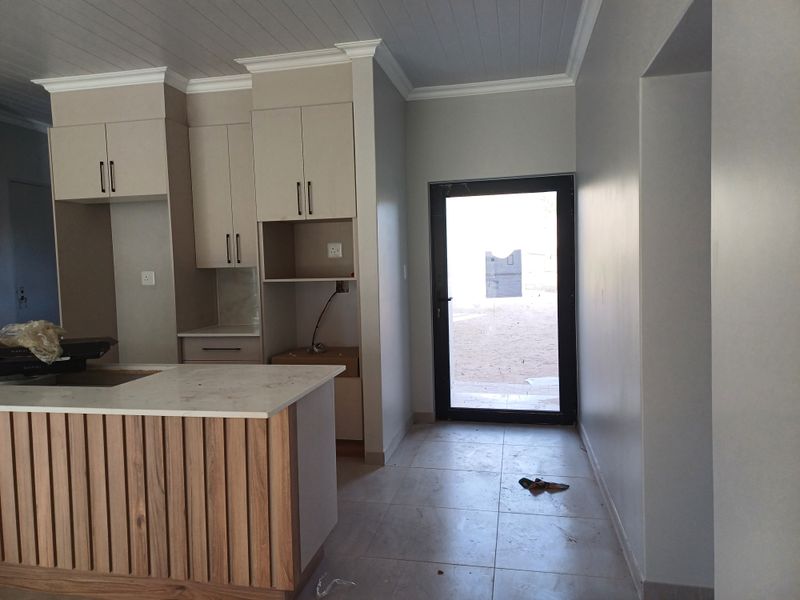 Modern family home - Photo 7