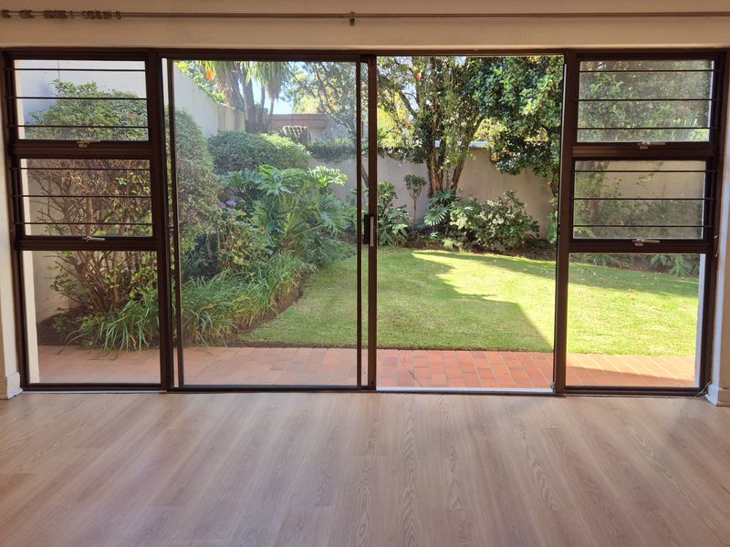 Rare 4-Bedroom Townhouse in Prime Victory Park - Photo 3